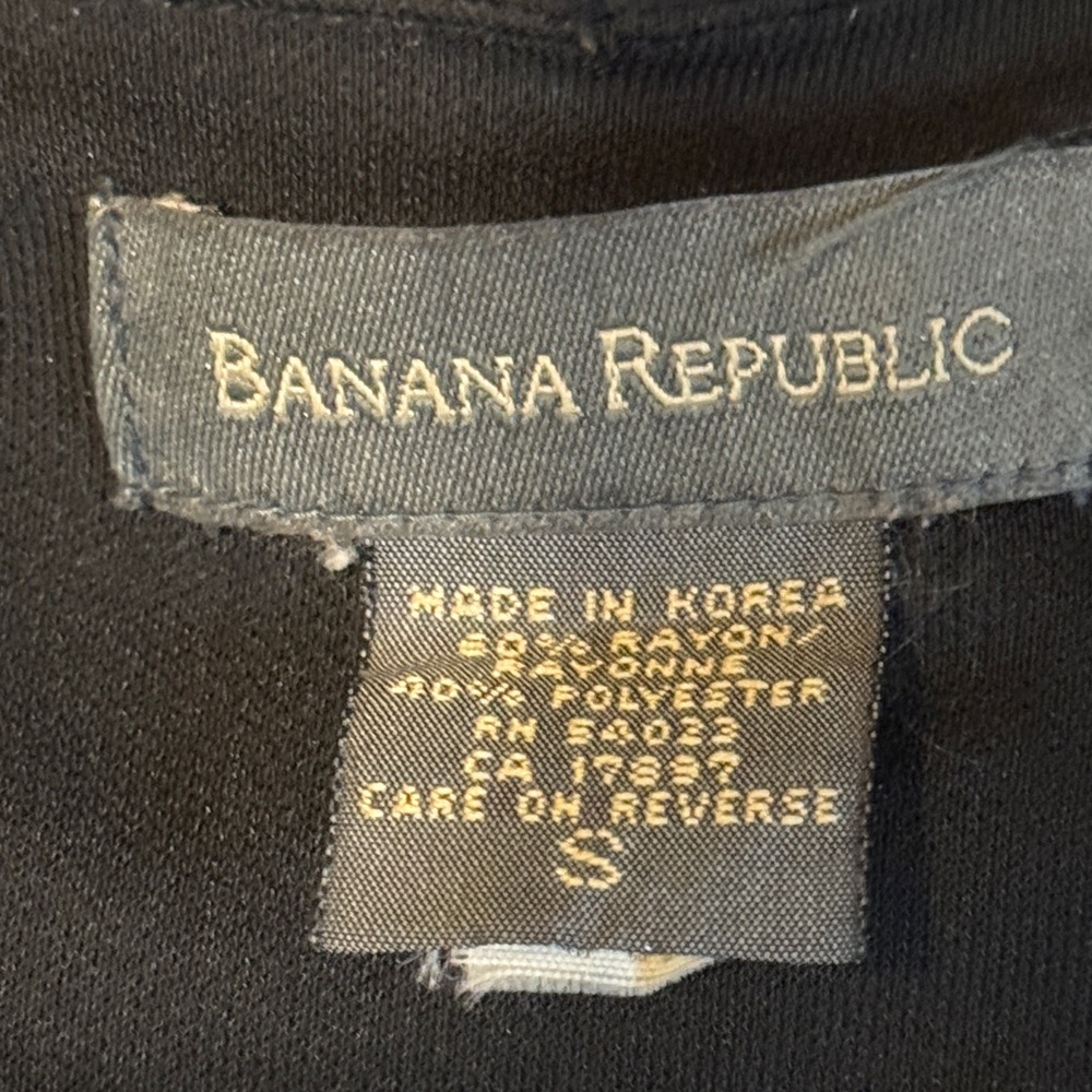 Banana Republic Black Ruffle Sleeve Blouse - Picture 7 of 10